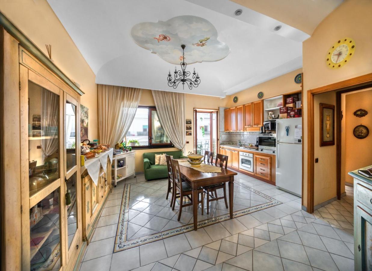 La Finestra Sul Mare Bed & Breakfast อีสเกีย ภายนอก รูปภาพ