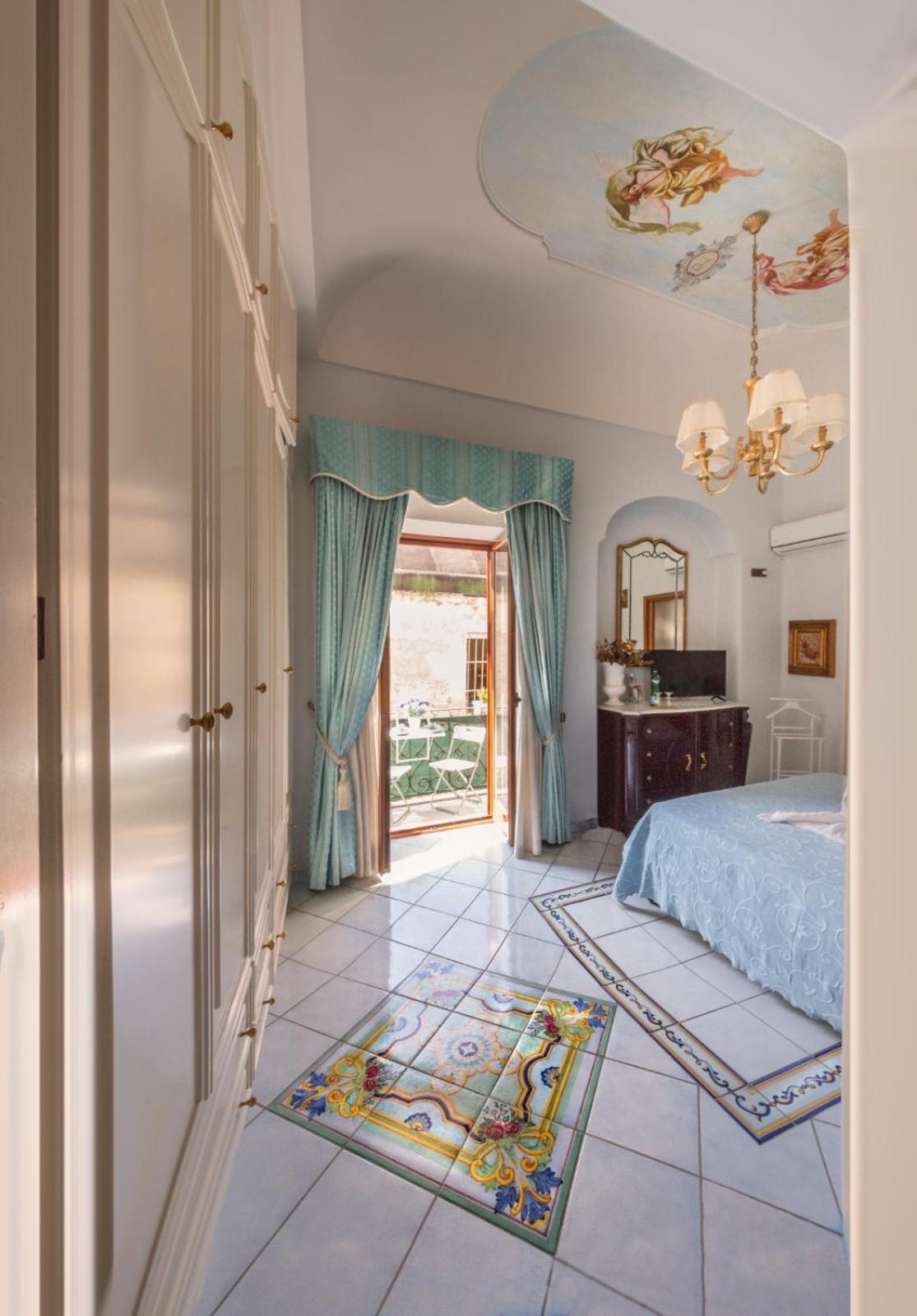 La Finestra Sul Mare Bed & Breakfast อีสเกีย ภายนอก รูปภาพ